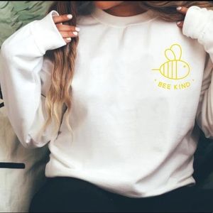 - CUTE WOMEN crewneck